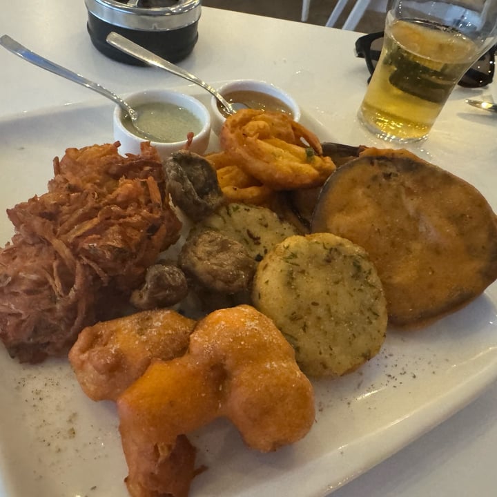 photo of Garam Tikka Masala Family Vegan Platter shared by @hidethepeas on  19 Sep 2025 - review