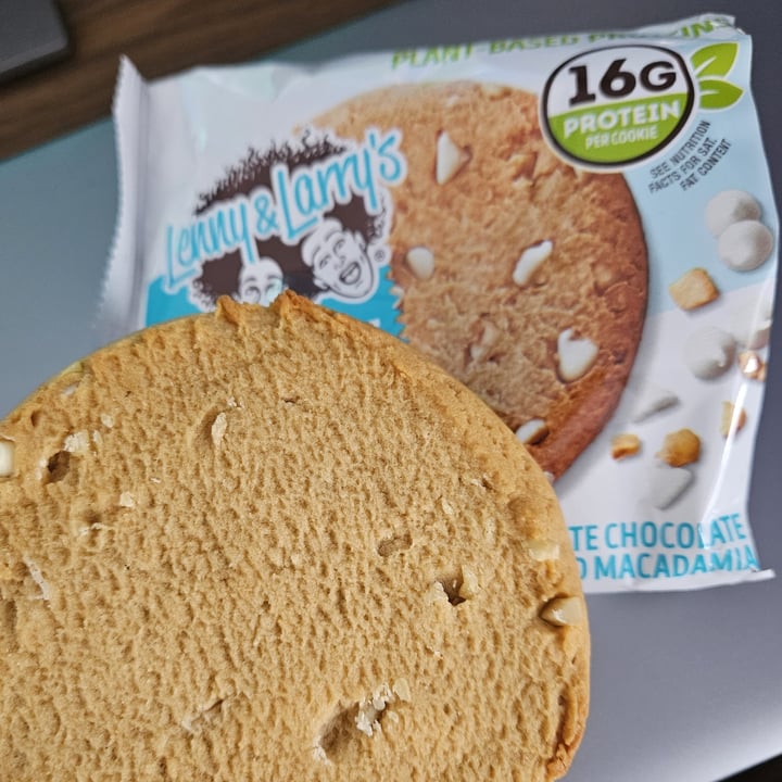 photo of Lenny & Larry’s The Complete Cookie White Chocolate Macadamia shared by @cdg2399 on  12 Dec 2024 - review