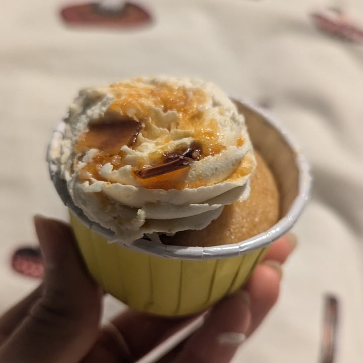 photo of The Iced Vegan Crème Brulèe Cupcake shared by @alicesabrina on  07 Dec 2024 - review