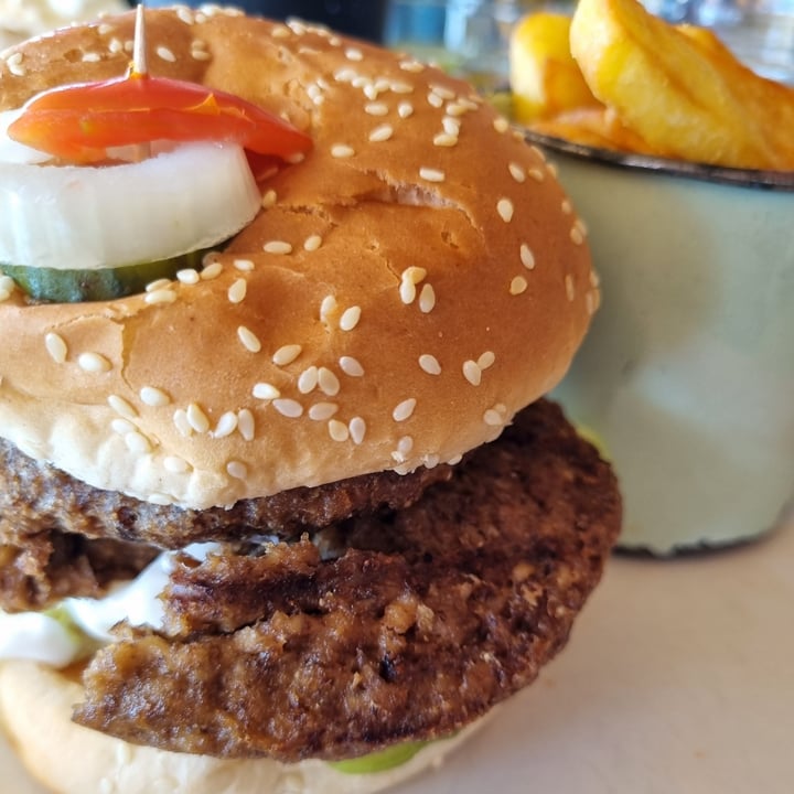 photo of Voorstrandt Restaurant Vegan Burger shared by @carmz on  03 Apr 2024 - review