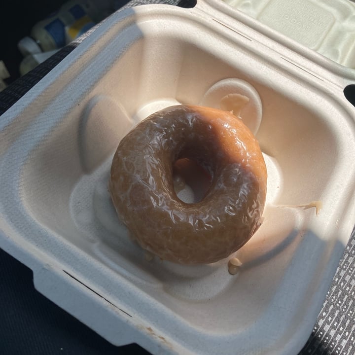 photo of Maui Ono Donuts maple doughnut shared by @raatz on  03 Sep 2023 - review