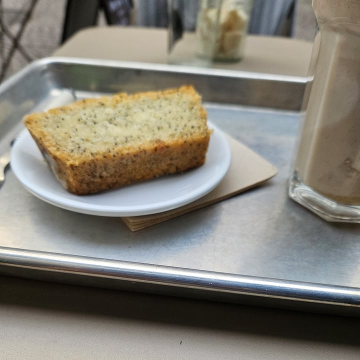 photo of Origin, coffee shop végétal Cake citron shared by @anirudhguillaume on  07 May 2024 - review