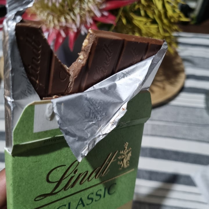 photo of Lindt Vegan Hazelnut shared by @carmz on  03 Oct 2023 - review