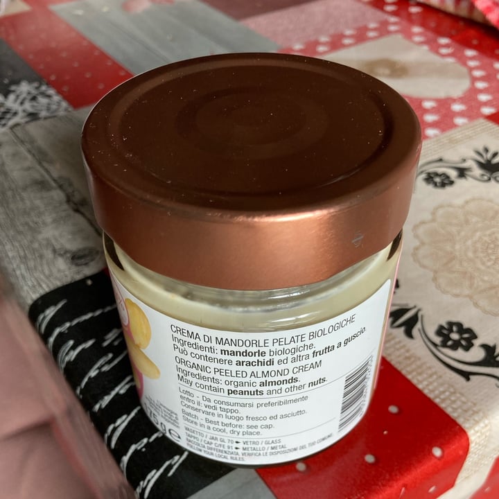 photo of BioEte Organic Products Crema Di Mandorle Pelate Bio shared by @kira0 on  12 Nov 2023 - review