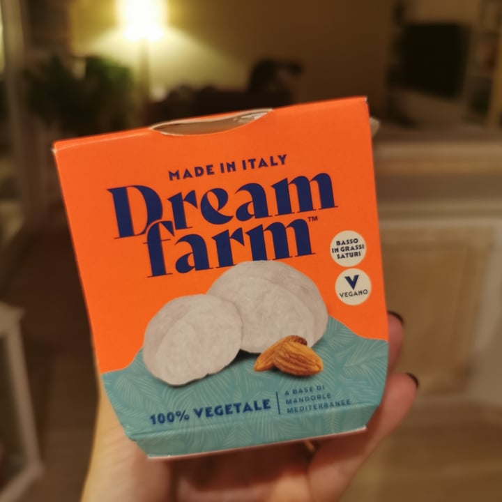 photo of Dream Farm Alternativa vegetale alla mozzarella shared by @lindatheweirda on  12 Oct 2023 - review