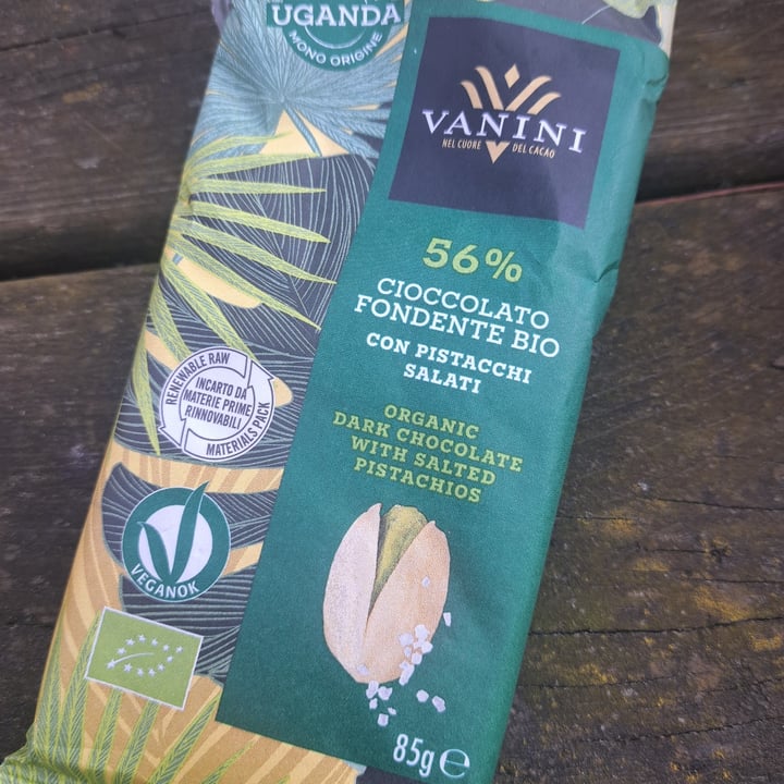 photo of Vanini cioccolato fondente 56% bio con pistacchi salati shared by @peltis on  19 Feb 2024 - review