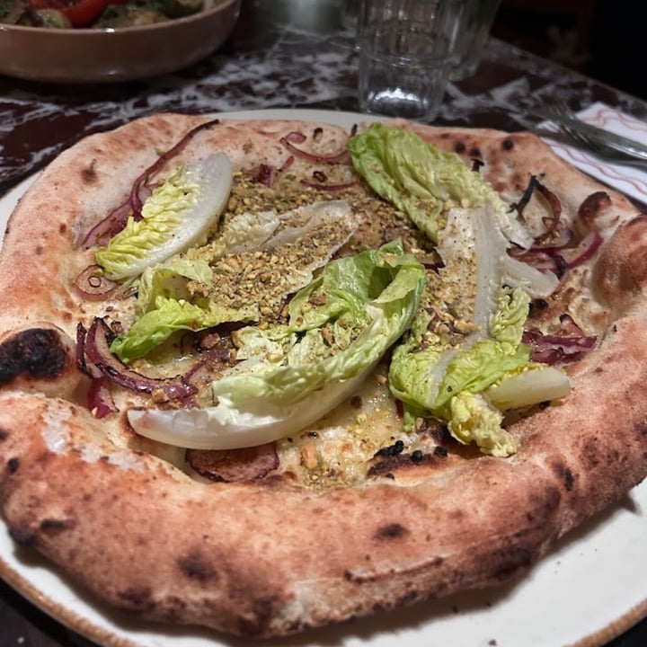 photo of Vegitalian Pistachio & Rosemary Pizza shared by @david- on  31 Mar 2024 - review