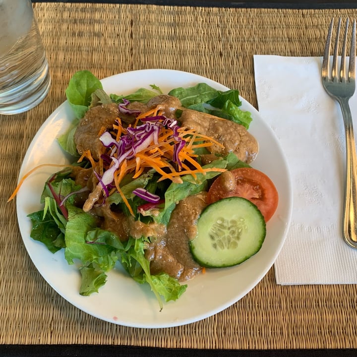 photo of Vegan Thyme lunch salad with peanut dressing shared by @hummingbirdgarden on  30 Oct 2023 - review