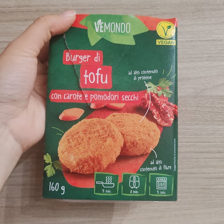 photo of Vemondo burger di tofu carote e pomodori secchi shared by @elevegansoul on  24 Apr 2025 - review
