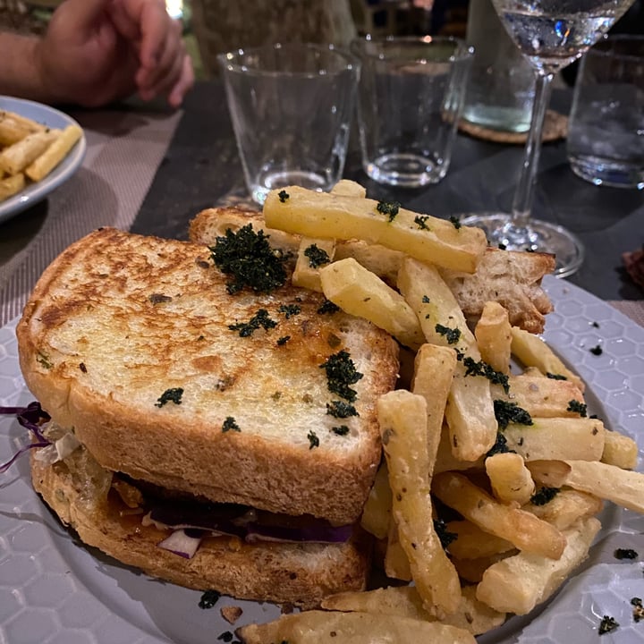 photo of Smoke & Bitters Smoked Jackfruit (Straight Up S&B Sandwich) shared by @embroadway on  23 Aug 2023 - review
