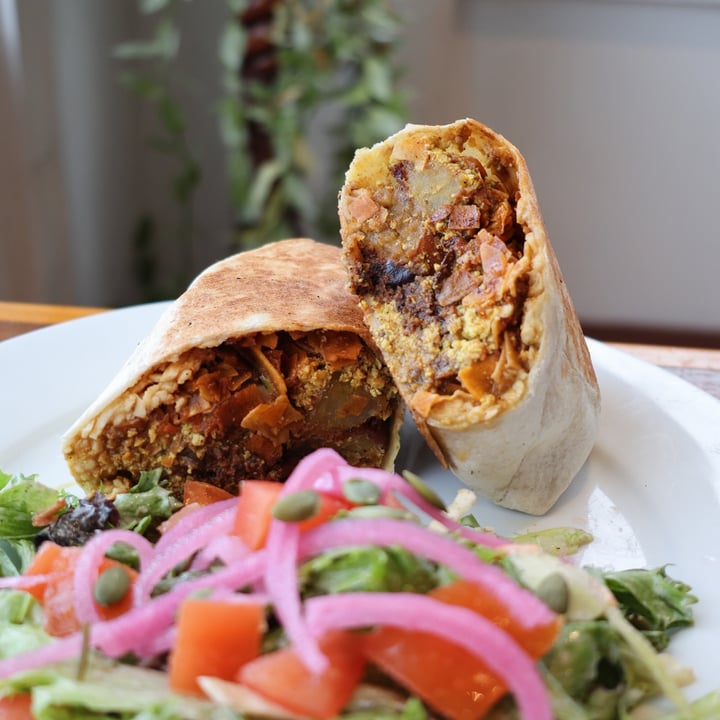 photo of Two Dollar Radio Headquarters Vegan Meat-Lovers Breakfast Burrito shared by @lizmaselli on  02 Jan 2024 - review