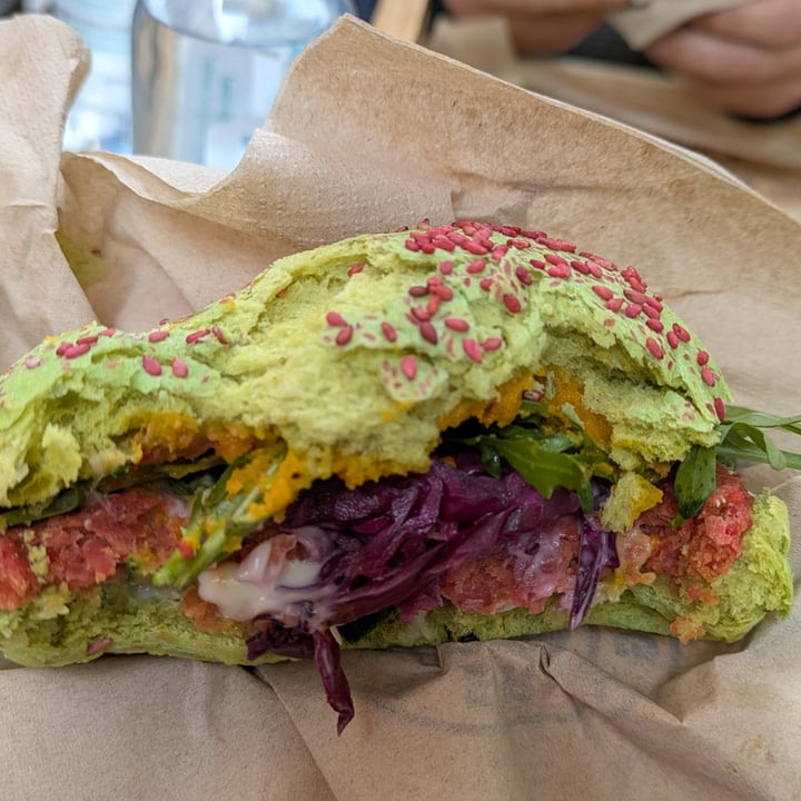 photo of Flower Burger planter burger shared by @elisabettaveg on  04 Apr 2025 - review