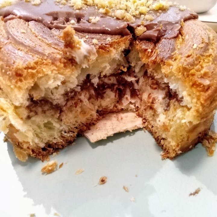 photo of Delish Vegan Doughnuts Nutty croissant roll shared by @troosti on  21 Apr 2024 - review