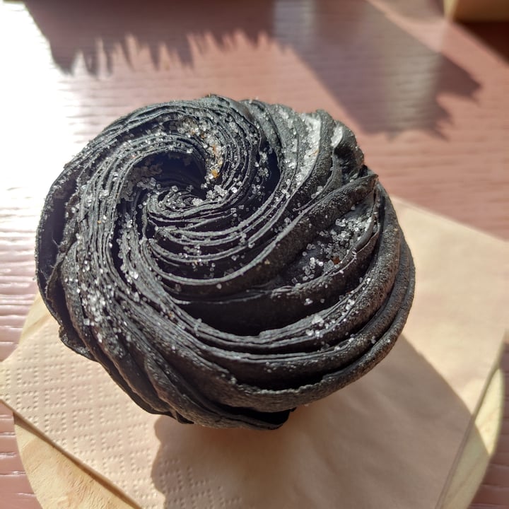 photo of Julietta Pastry and Lab cruffin shared by @claveg on  23 Mar 2024 - review