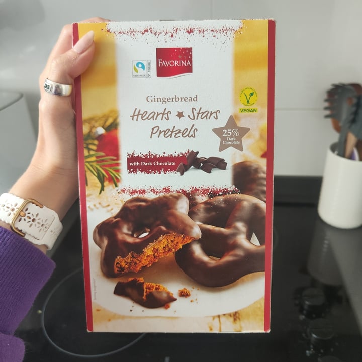 photo of Favorina Gingerbread Hearts Stars Pretzels shared by @emedemo on  09 Nov 2023 - review