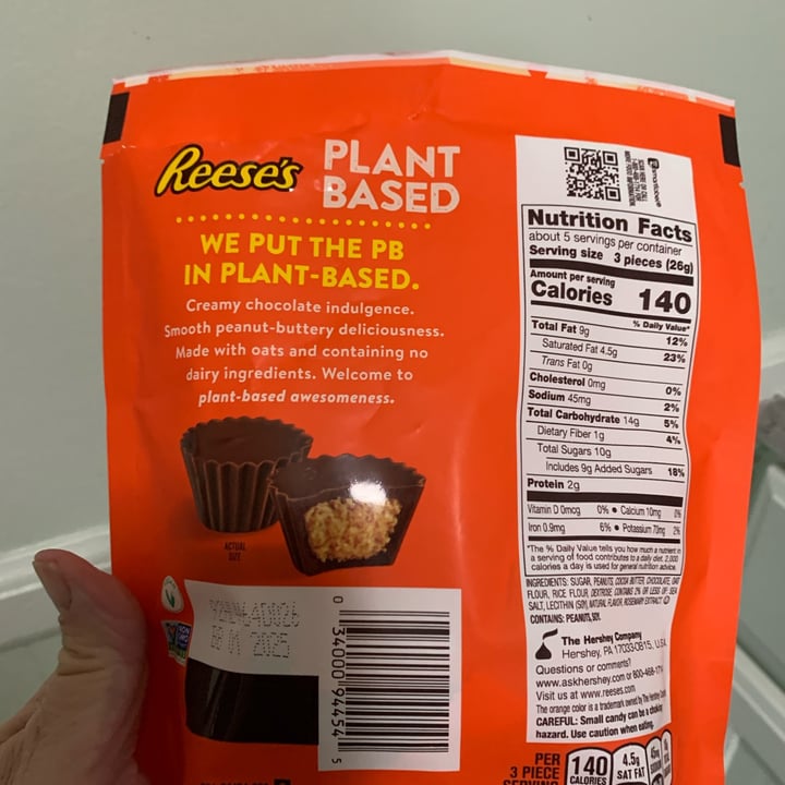 photo of Reese's Plant Based miniature cups shared by @onehungryvegan on  27 Apr 2024 - review