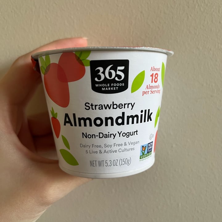 photo of 365 Whole Foods Market Almondmilk Non-Dairy Yogurt Strawberry shared by @emmamolteni on  17 Nov 2024 - review