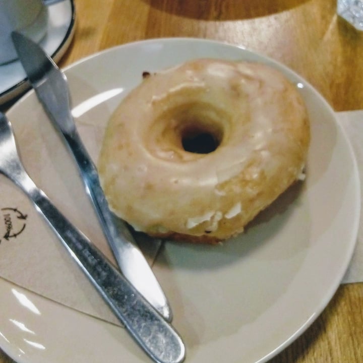 photo of Delish Vegan Doughnuts donut clásico shared by @troosti on  21 Apr 2024 - review
