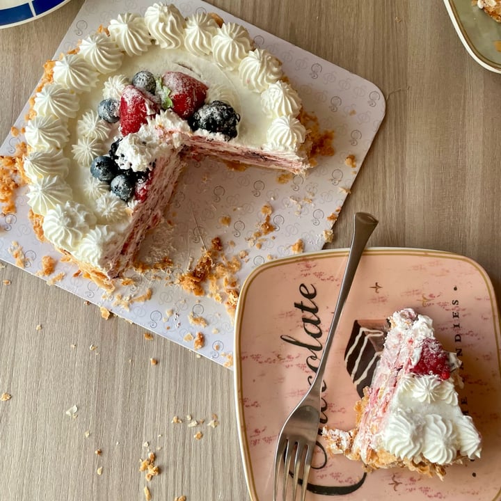 photo of Staccoli Caffé Torta millefoglie vegana shared by @chiarabrambs on  12 Aug 2024 - review
