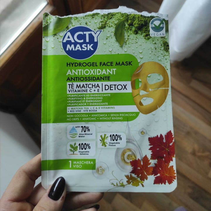 photo of Acty mask Hydrogel Face mask Antiossidante The Matcha Vitamina C +E shared by @boopie on  30 Oct 2023 - review