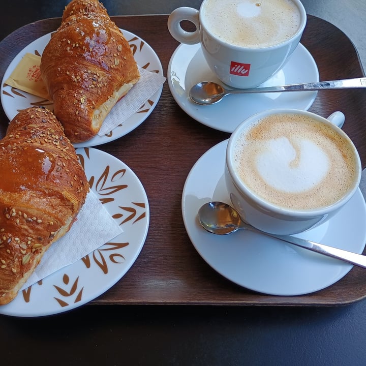 photo of Vinegar Cappuccino Con Latte D'Avena shared by @geb on  26 May 2025 - review