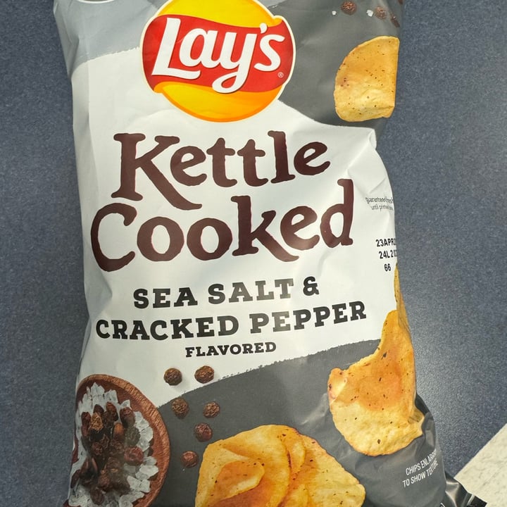 photo of Lay's Kettle Cooked Potato Chips Sea Salt & Cracked Pepper shared by @dallasandsophie on  23 Mar 2024 - review