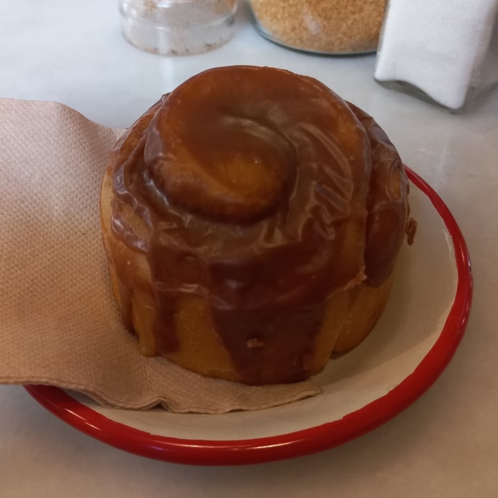 photo of Mama Carmen’s Coffee & Bakery Cinnamon roll shared by @ixb on  30 Sep 2023 - review