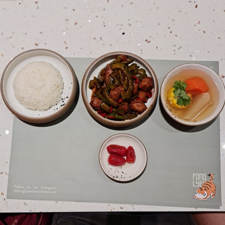 photo of Fong Lye Coffee & Teahouse (TRX) 蓬萊咖啡與茶房 Bittergourd Vegetarian Chicken Set shared by @parismelody on  05 Oct 2025 - review