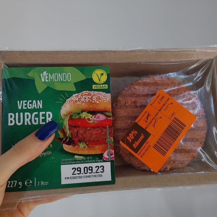 photo of Vemondo Vegan Burger shared by @margheritaa on  03 Oct 2023 - review