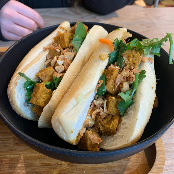 photo of Banh Mi Express (Schuman) Tofu Banh Mi shared by @miriam27 on  25 Apr 2025 - review