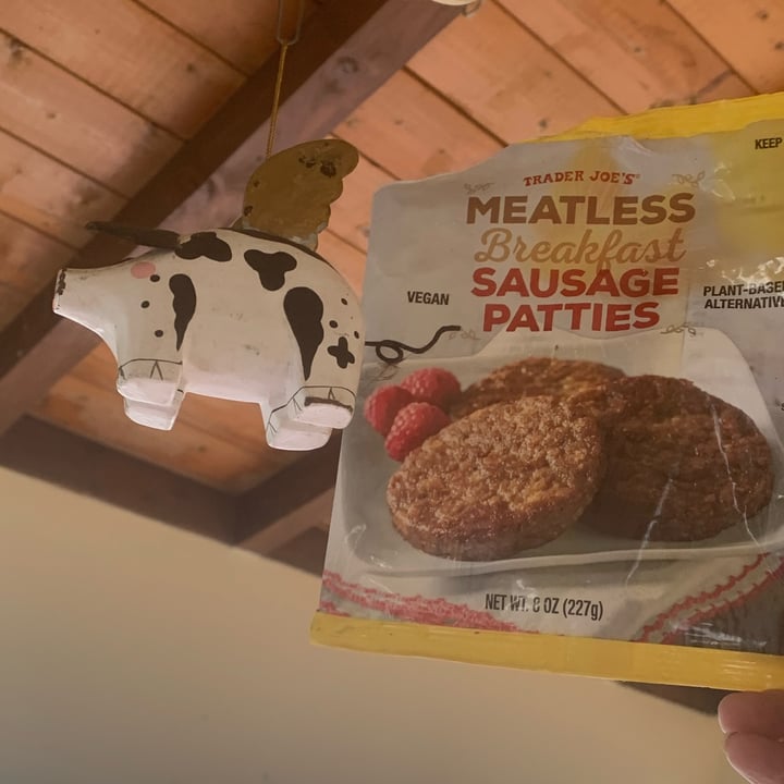 photo of Trader Joe's Meatless Breakfast Sausage Patties shared by @unejanie on  12 May 2024 - review