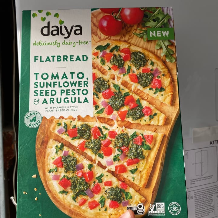 photo of Daiya Flatbread tomato, sunflower seed pesto & arugula shared by @miaomiao9991 on  30 Sep 2023 - review