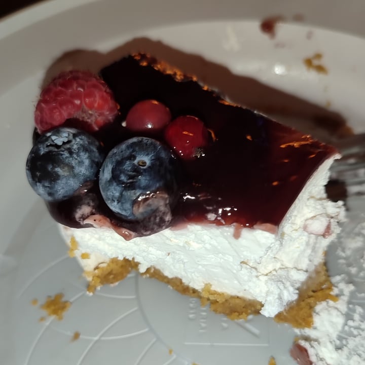 photo of Radagast Vegan Bakery Cheesecake ai frutti di bosco shared by @marty3110 on  18 Nov 2024 - review