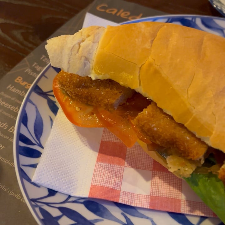 photo of Caledonia Pub Panino con cotoletta shared by @emmearn on  12 Jun 2024 - review