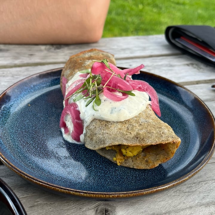photo of Harp & Crown Dosa Filled with Masala Potatoes topped with Yoghurt Sauce shared by @byjasmineolivia on  10 Sep 2023 - review