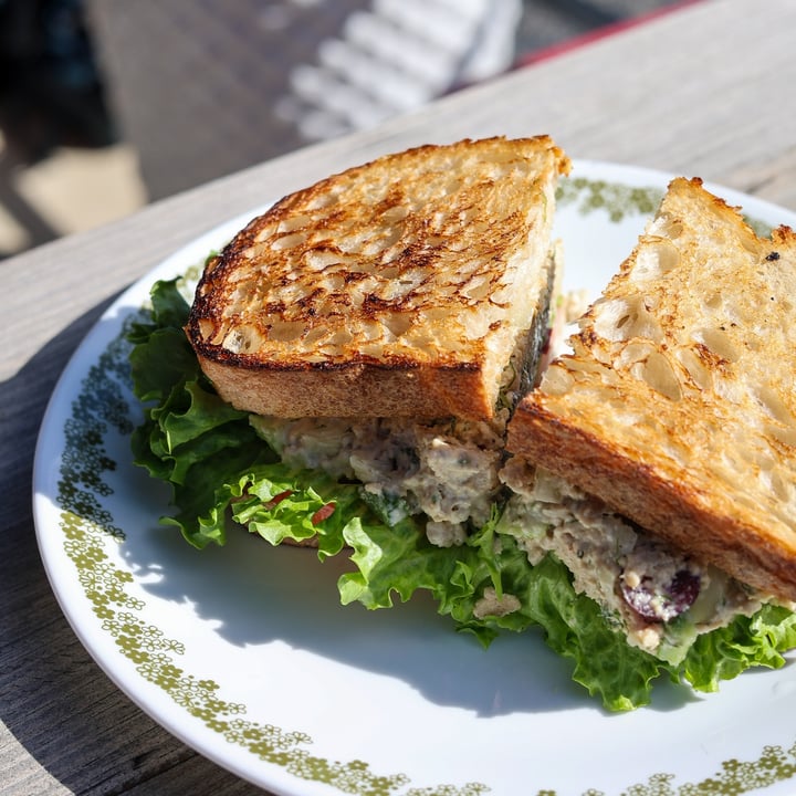 photo of Vida's Plant Based Butcher Chicken Salad Sandwich shared by @lizmaselli on  22 Apr 2024 - review
