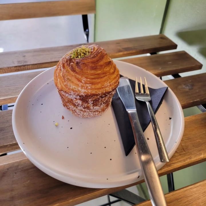 photo of Crave Coffee & Bakery Pistachio Cruffin shared by @david- on  18 May 2024 - review