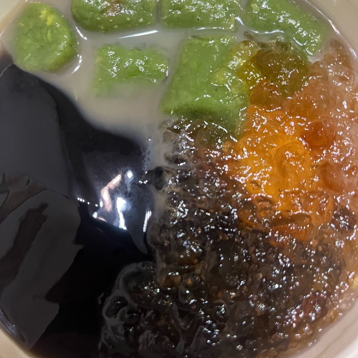 Beans.Factory Melaka 马六甲 逗.工厂 Grass Jelly With Peach Gum and Matcha