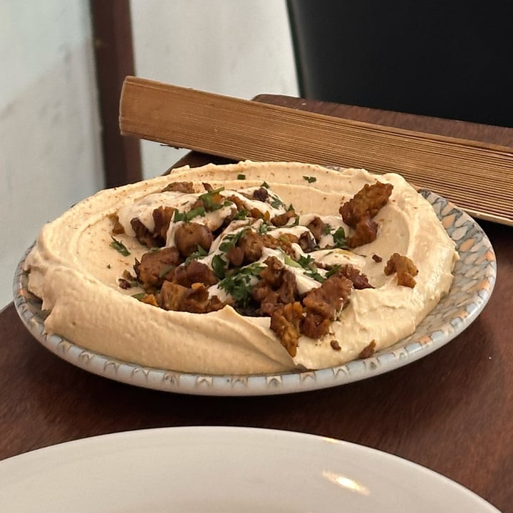 photo of Hummus Barcelona Hummus con champignones shared by @nicolerenou on  21 Feb 2024 - review