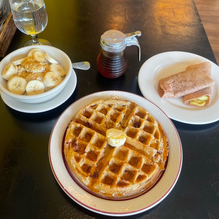 photo of Portia's Cafe strawberry filled waffle shared by @jacobnewstar on  30 Jul 2024 - review