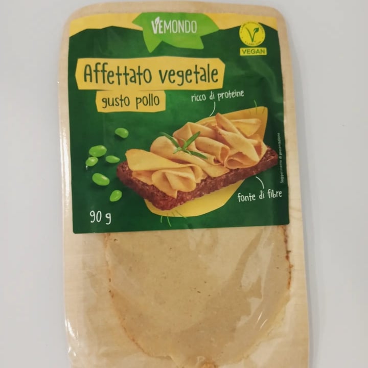 photo of Vemondo Affettato Vegetale Gusto Pollo shared by @ross1992 on  13 Oct 2023 - review