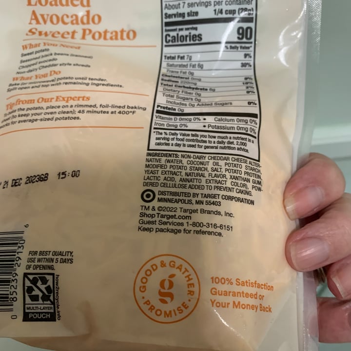 photo of Good & Gather Non-Dairy Cheddar Style Shreds shared by @onehungryvegan on  30 Oct 2023 - review
