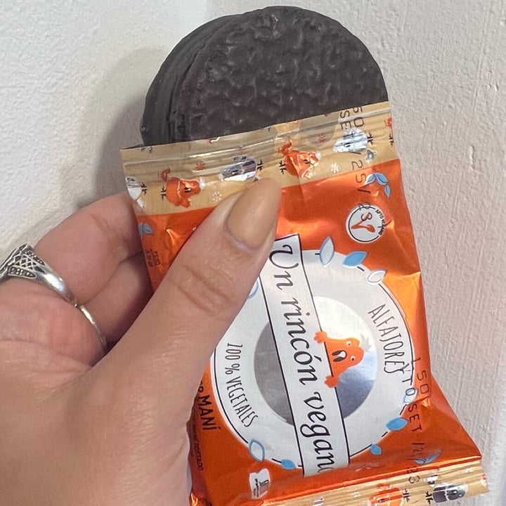 photo of Un Rincón Vegano Alfajor de Maní shared by @gaby-miss-x on  20 Nov 2023 - review