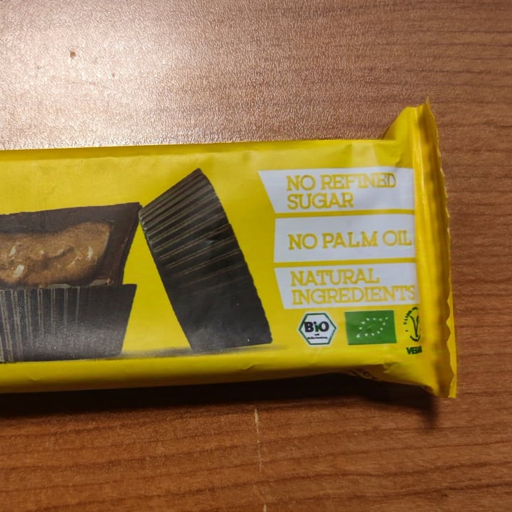 photo of Bett'r Almond butter cups shared by @kinggorilla on  15 Oct 2024 - review