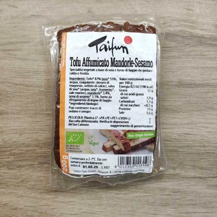 photo of Taifun Tofu affumicato mandorle sesamo shared by @dontinella on  19 Apr 2025 - review
