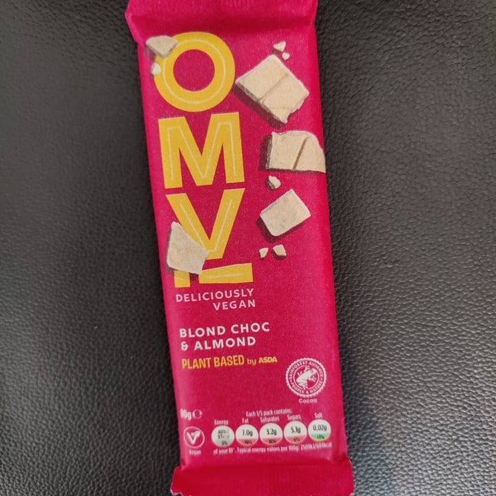 photo of OMV! blond choc & almond shared by @plumesworld on  02 Oct 2023 - review