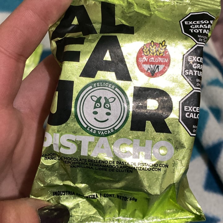 photo of Felices Las Vacas alfajor pistacho shared by @julijameson on  06 Sep 2025 - review