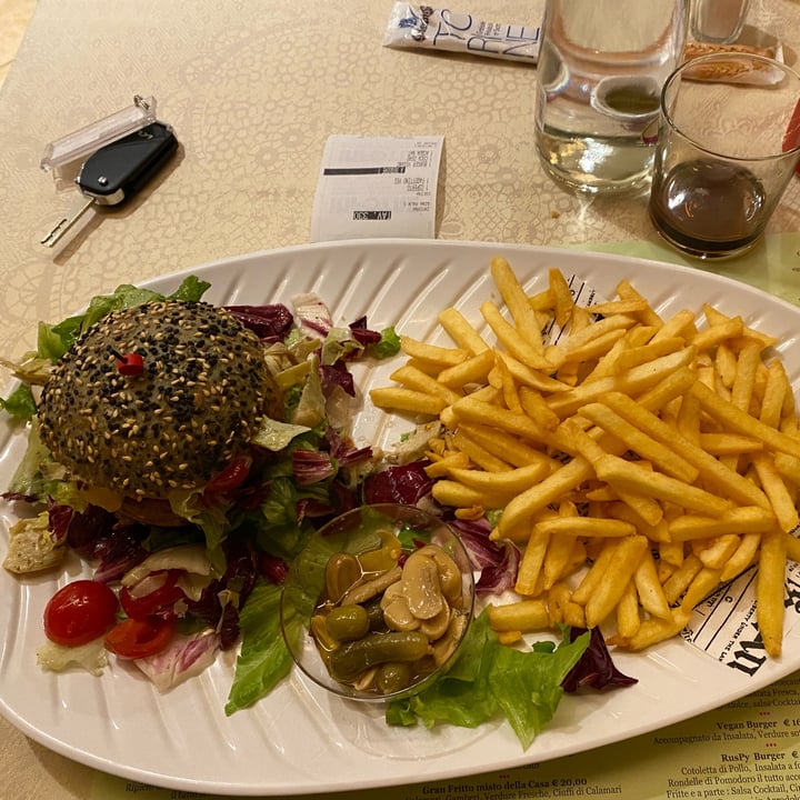 photo of Ristorante Pizzeria Il Braciere vegan burger shared by @whatthefuck on  11 Nov 2023 - review