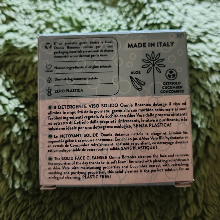 photo of Omnia Botanica Detergente Viso Solido Aloe e Cetriolo shared by @artemisianera on  06 May 2025 - review