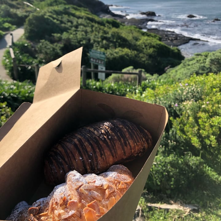 photo of Black Medicine Vegan Pain Au Chocolat shared by @louiseloveslentils on  15 Jul 2024 - review